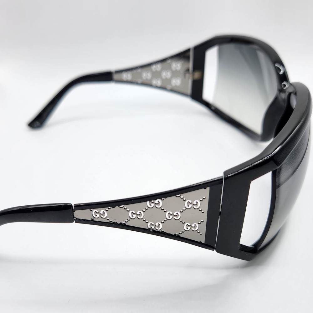 Gucci Women's Black Sunglasses - Picture 4 of 11